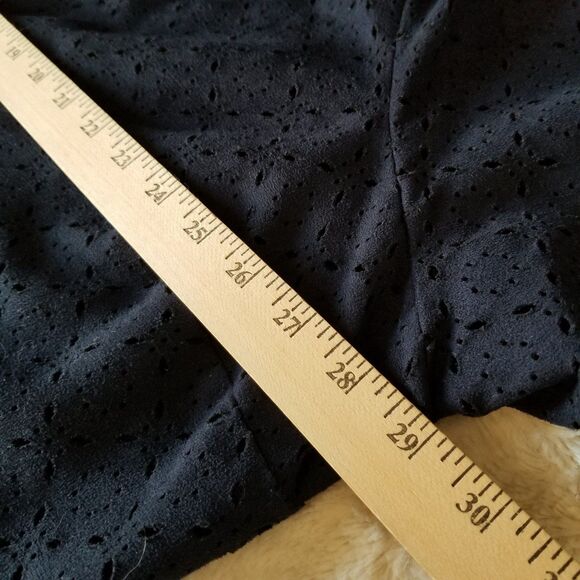 Avenue Women's Top Plus Size 26/28 Blue Long Sleeve Eyelet Button Up - Picture 6 of 8